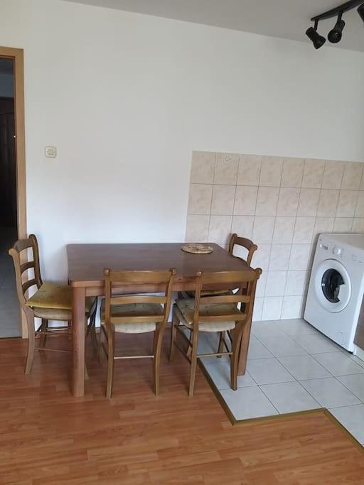 Nice Apartment On Quite Location Near City Center Σπλιτ Εξωτερικό φωτογραφία